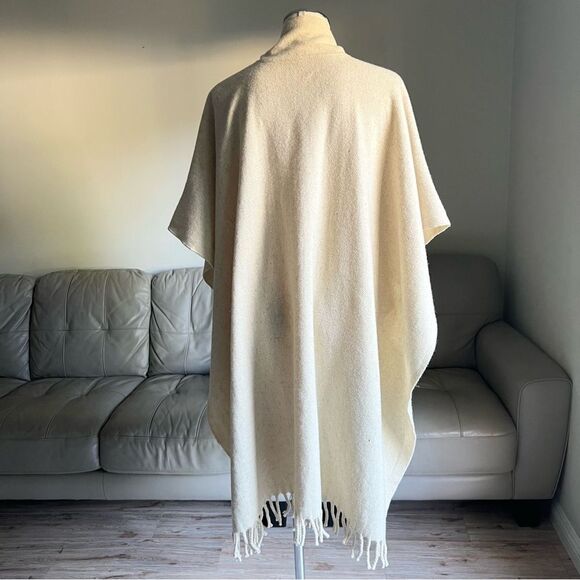 Pure Wool Boho Poncho Sweater Scarf Wrap Wooden Buttons Oatmeal Cream Fringe XL - Picture 13 of 15